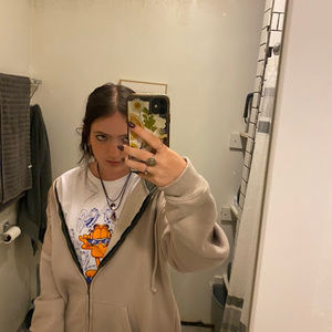 Meet your Posher, Madi